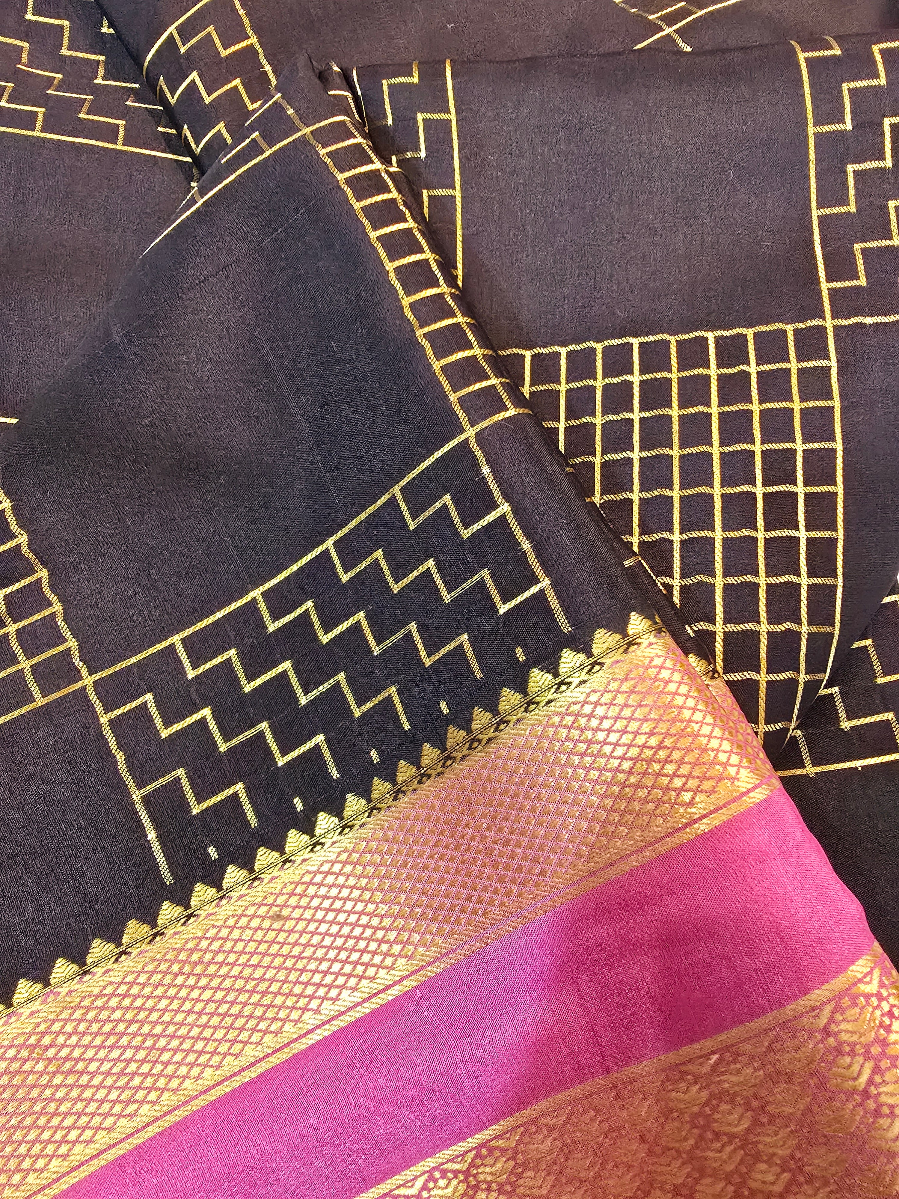 Box Checks Mysore Crepe Silk Saree - 122