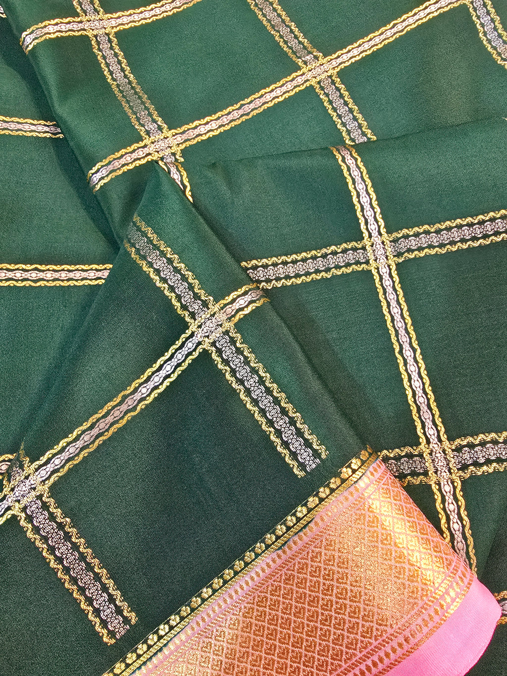 Silver & Gold Zari Checks Mysore Crepe Silk Saree - 114