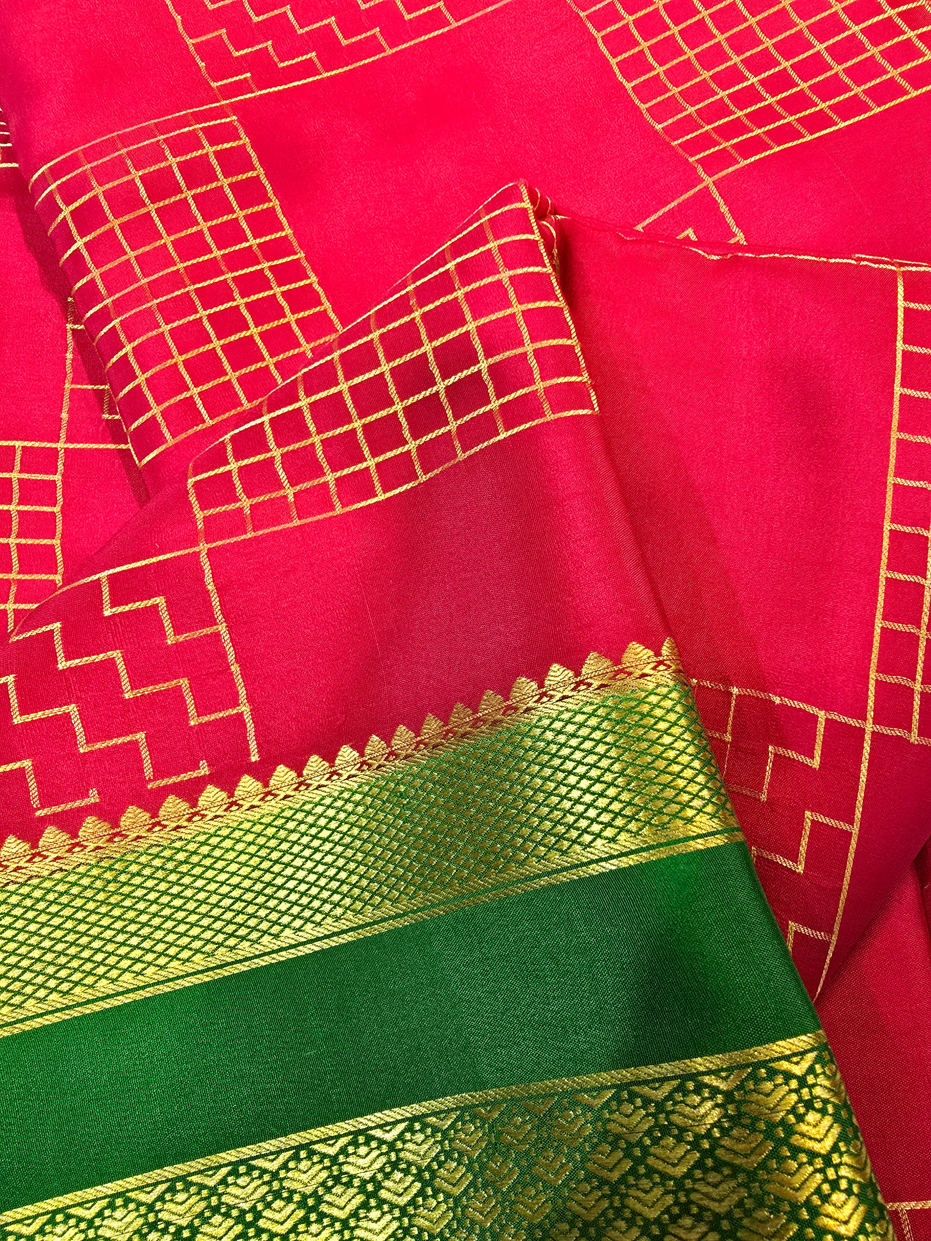 Box Checks Mysore Crepe Silk Saree - 121